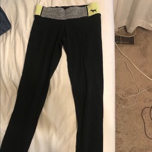 Great condition, PINK medium leggings